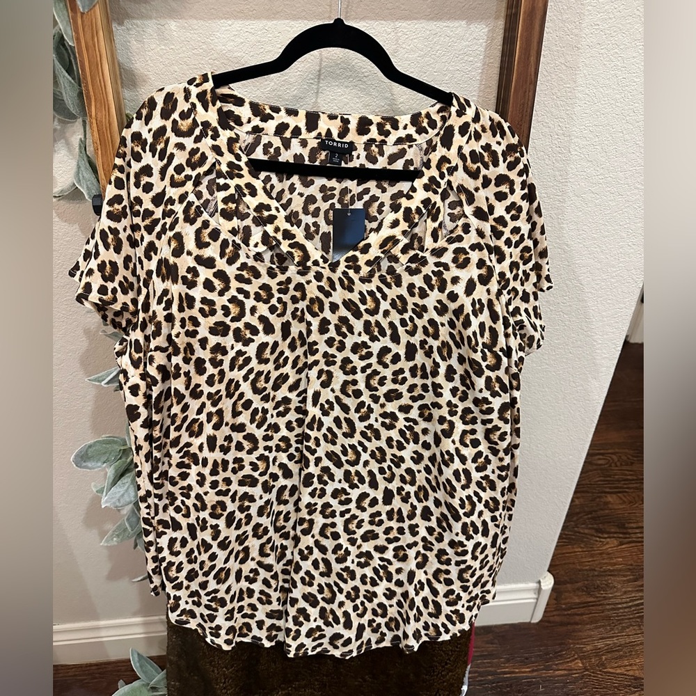 Torrid Leopard print blouse (short sleeve)- 2
